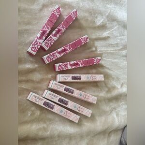 Pink and candy yara fragrance.

3each available